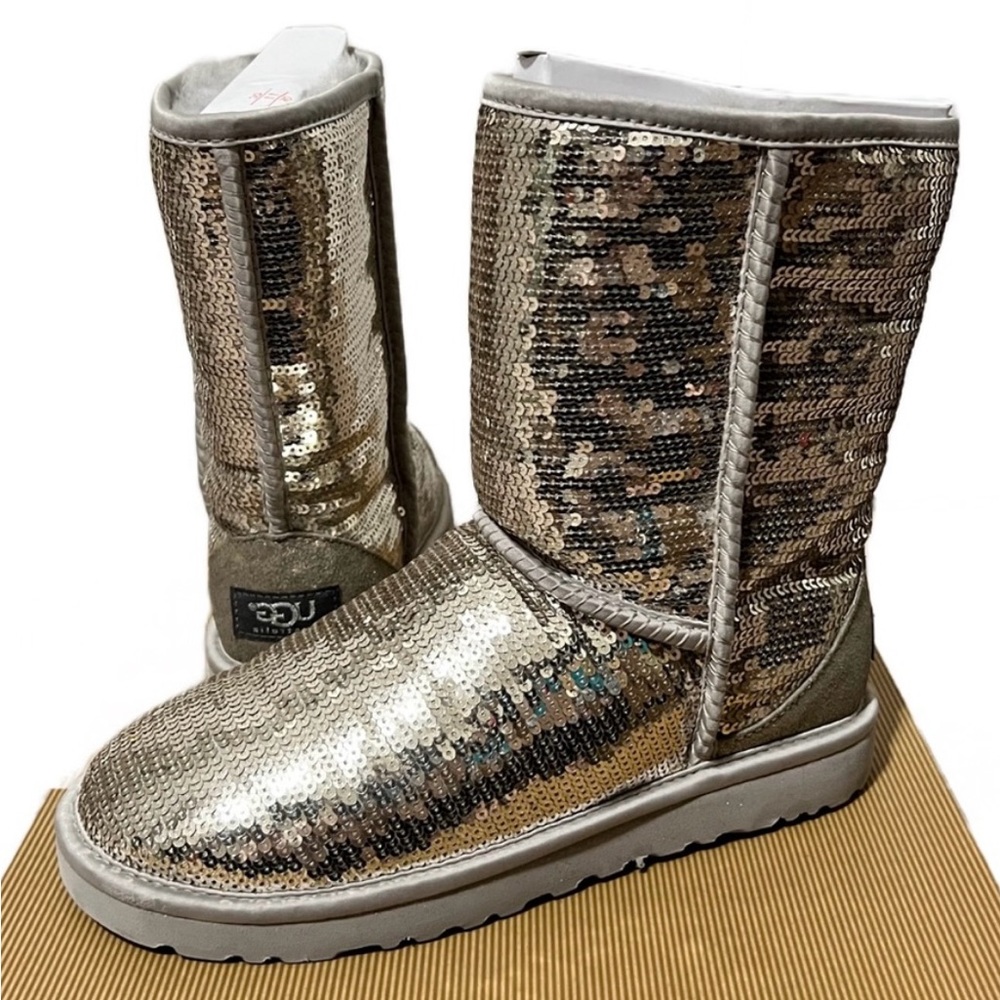 UGG Australia Women’s Classic Short Silver Sparkle Winter Boot